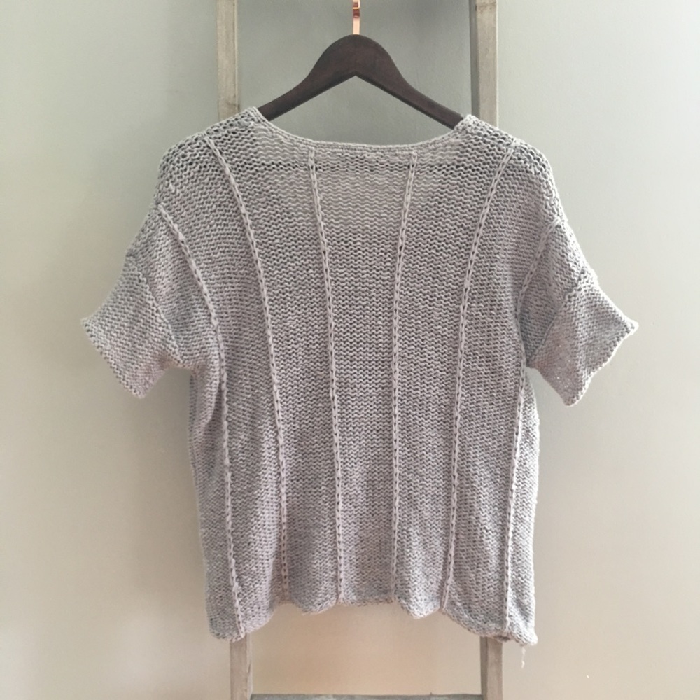 ⭐️40% Off⭐️ Vivienne Tam Short Sleeve Sweater - Picture 2 of 6